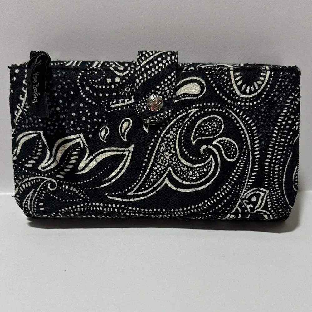 Vera Bradley RFID Wallet – Stellar Paisley Black & White (Retired Pattern 2023) - Picture 4 of 7